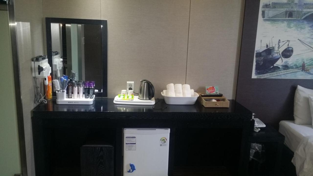 Gwangmyeong Rampart Hotel מראה חיצוני תמונה